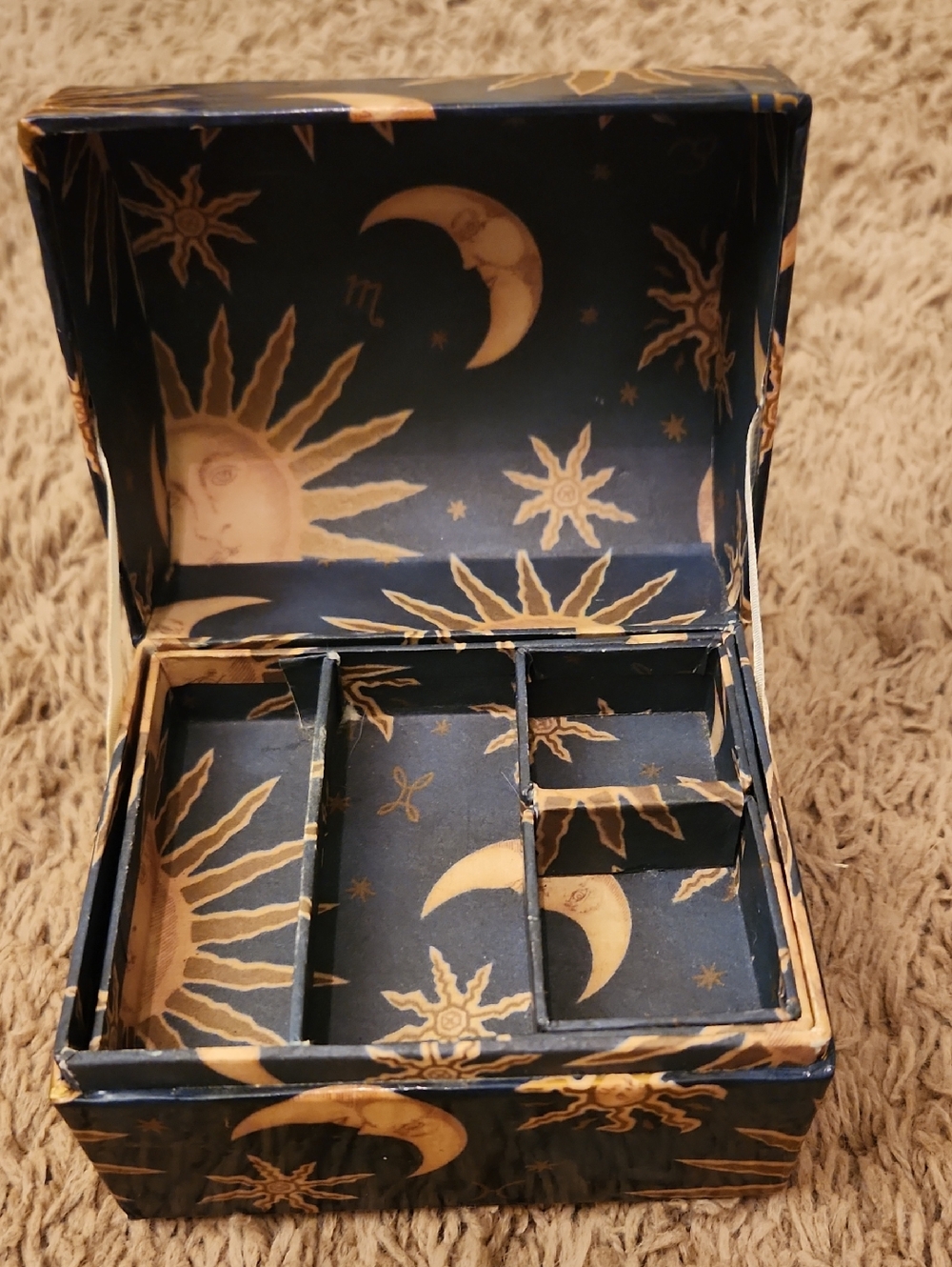 Vintage 90s Celestial Sun & Moon Treasure Box/Jewelry Trunk - Whimsical Decor - Picture 7 of 8